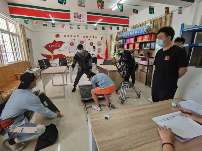 梅江区广告片拍摄公司：极简主义践行者，少即是多的视觉哲学